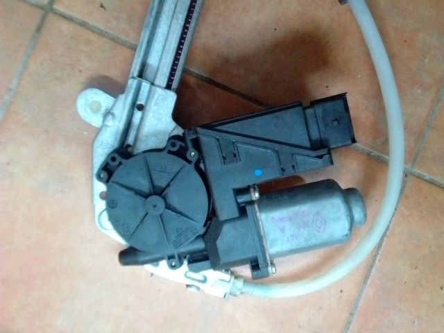 bontott RENAULT LAGUNA II Jobb hátsó Ablakemelő Motor