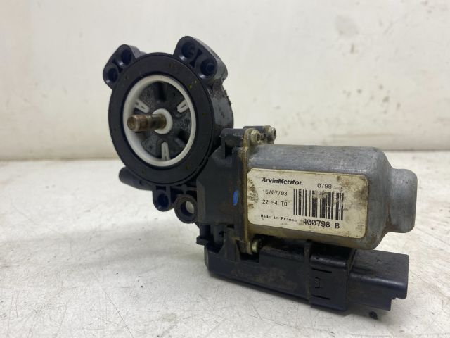 bontott RENAULT LAGUNA II Jobb hátsó Ablakemelő Motor