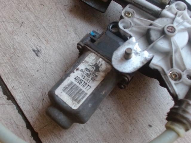 bontott RENAULT LAGUNA II Jobb hátsó Ablakemelő Szerkezet (Elektromos)