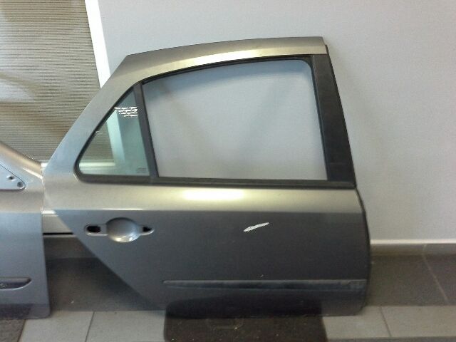 bontott RENAULT LAGUNA II Jobb hátsó Ajtó (Részeivel)