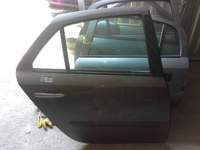 bontott RENAULT LAGUNA II Jobb hátsó Ajtó (Részeivel)