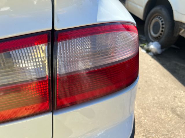 bontott RENAULT LAGUNA II Jobb Hátsó Lámpa