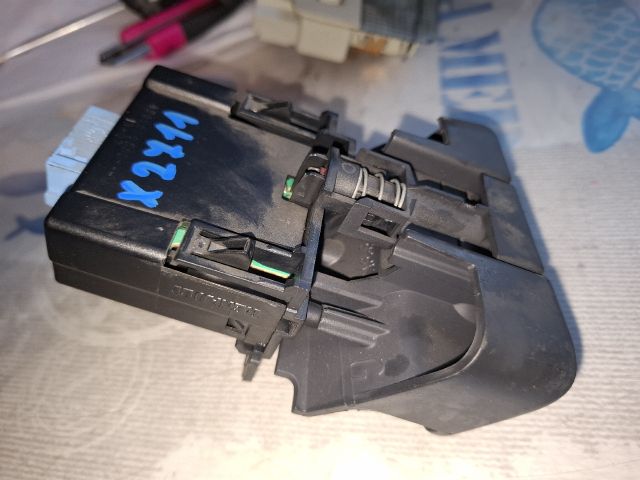 bontott RENAULT LAGUNA II Kézifék Kapcsoló