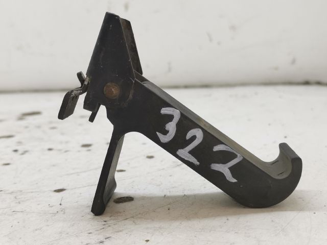 bontott RENAULT LAGUNA II Motorháztető Nyitó Kar / Gomb