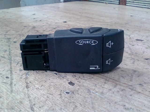 bontott RENAULT LAGUNA II Rádió / CD Kapcsoló