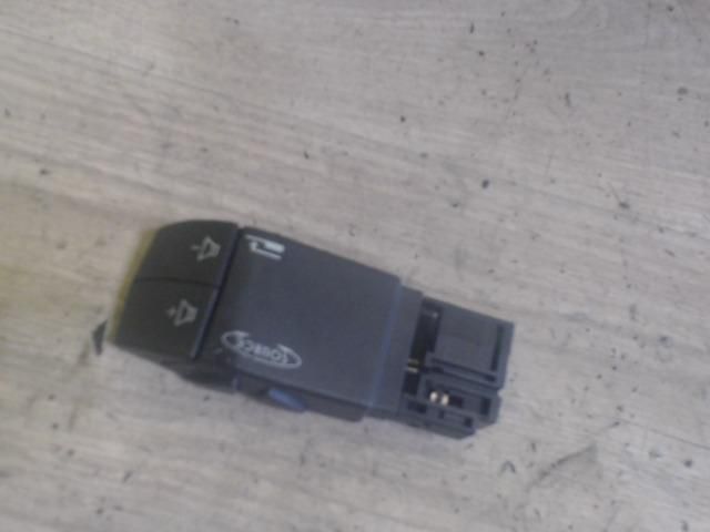 bontott RENAULT LAGUNA II Rádió / CD Kapcsoló