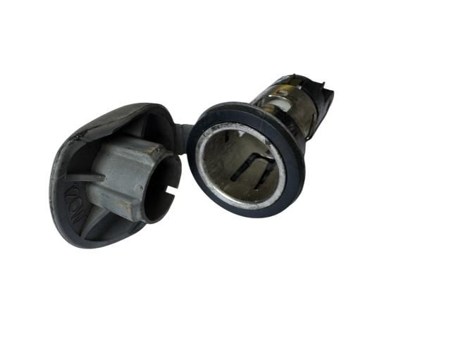 bontott RENAULT LAGUNA II Szivargyújtó Aljzat