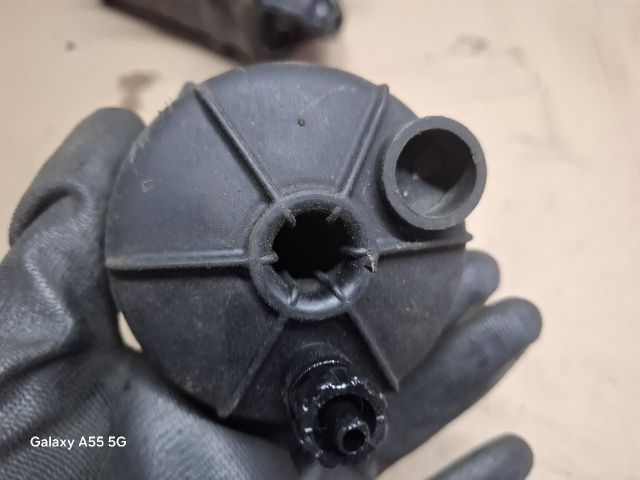 bontott RENAULT LAGUNA II Üzemanyagszűrő Ház