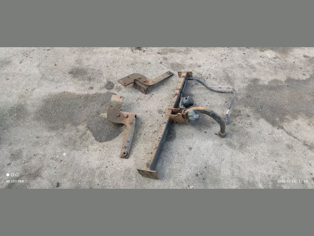 bontott RENAULT LAGUNA II Vonóhorog