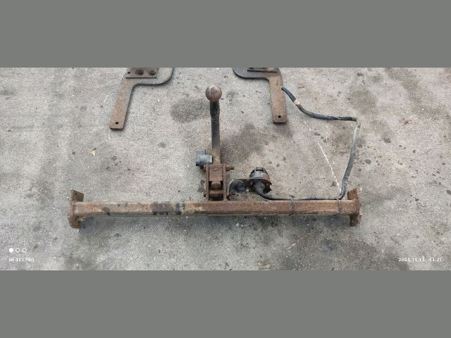 bontott RENAULT LAGUNA II Vonóhorog