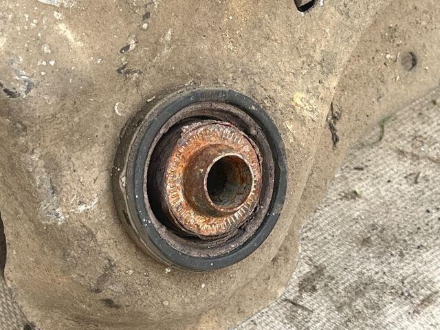 bontott RENAULT LAGUNA III Első Bölcső