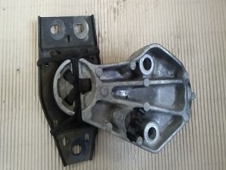 bontott RENAULT LAGUNA III Motor Tartó Bak (Fém)