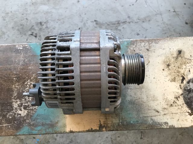 bontott RENAULT LAGUNA III Generátor