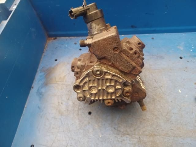 bontott RENAULT LAGUNA III Nagynyomású Szivattyú