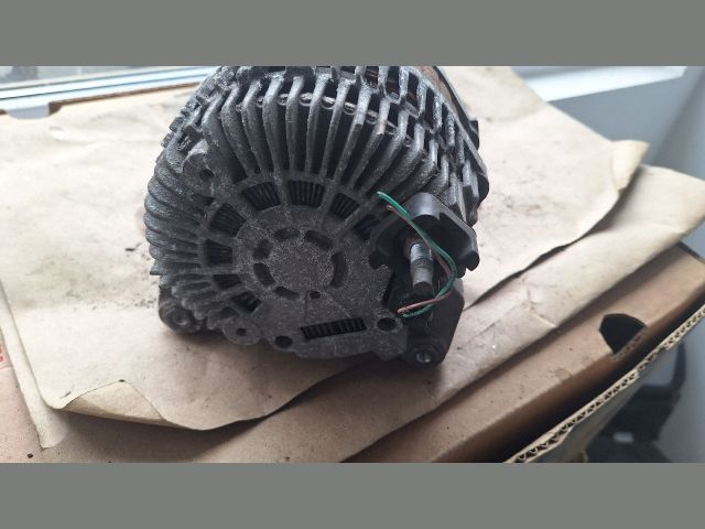 bontott RENAULT LAGUNA III Generátor