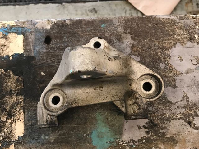 bontott RENAULT LAGUNA III Motor Tartó Bak (Fém)