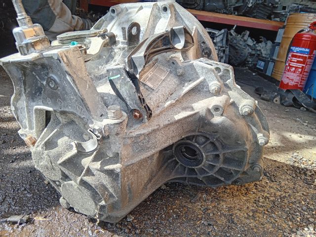 bontott RENAULT LAGUNA III Váltó (Mechanikus)