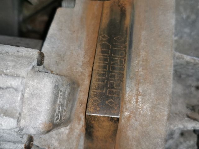 bontott RENAULT LAGUNA III Motor (Fűzött blokk hengerfejjel)