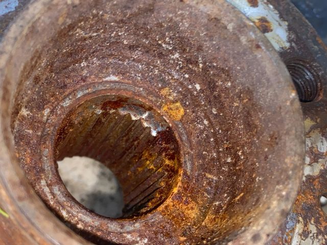 bontott RENAULT LAGUNA III Bal első Kerékagy