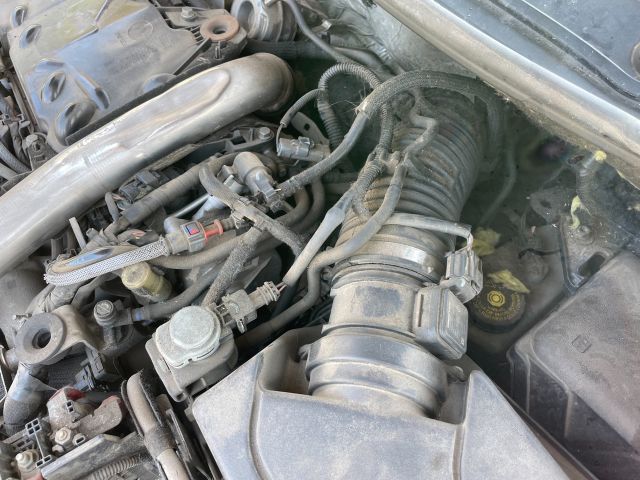 bontott RENAULT LAGUNA III Motor (Fűzött blokk hengerfejjel)