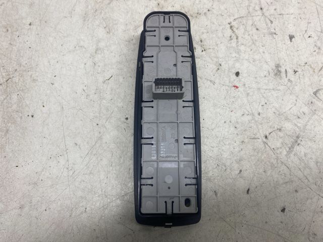 bontott RENAULT LAGUNA III Ablakemelő Kapcsoló Négyes / Kettes