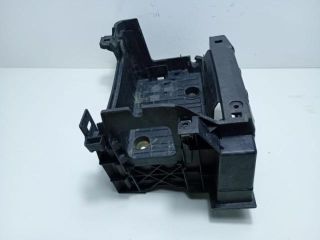 bontott RENAULT LAGUNA III Akkumulátor Tartó