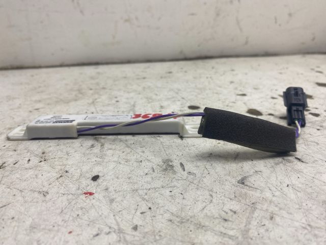 bontott RENAULT LAGUNA III Antenna Erősítő