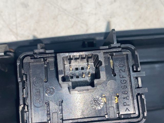 bontott RENAULT LAGUNA III Bal első Ablakemelő Kapcsoló