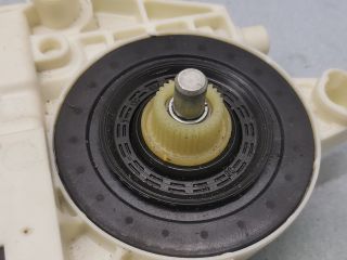 bontott RENAULT LAGUNA III Bal első Ablakemelő Motor