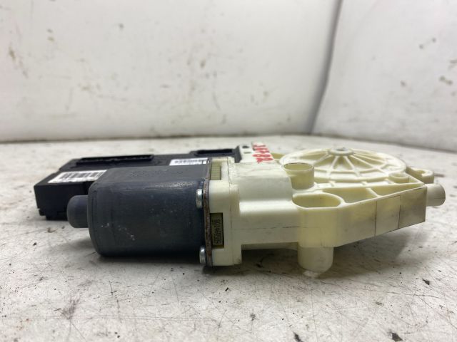 bontott RENAULT LAGUNA III Bal első Ablakemelő Motor