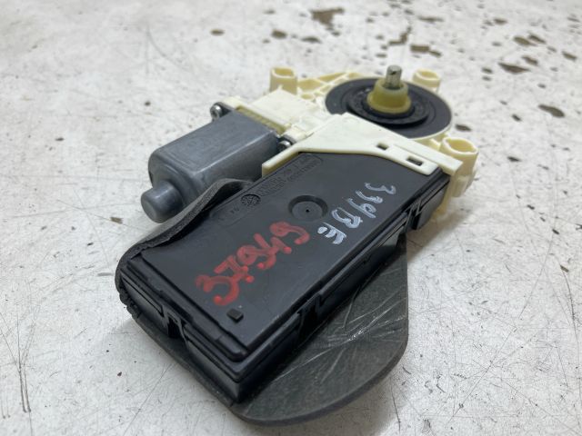 bontott RENAULT LAGUNA III Bal első Ablakemelő Motor