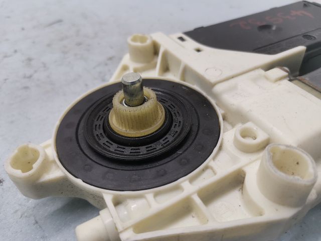 bontott RENAULT LAGUNA III Bal első Ablakemelő Motor