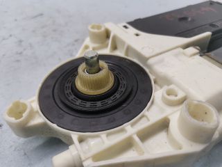 bontott RENAULT LAGUNA III Bal első Ablakemelő Motor