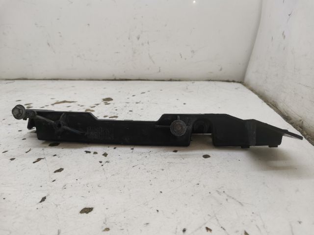 bontott RENAULT LAGUNA III Bal első Oldal Lökhárító Tartó (Műanyag)