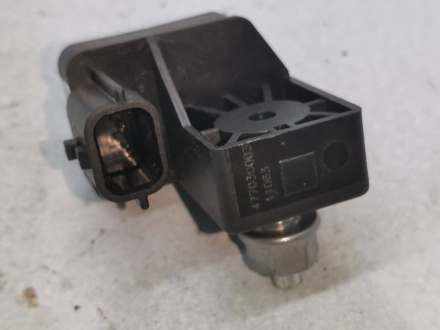 bontott RENAULT LAGUNA III Bal első Oldal Ütközés Érzékelő