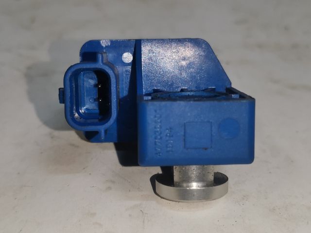 bontott RENAULT LAGUNA III Bal első Oldal Ütközés Érzékelő