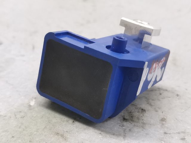 bontott RENAULT LAGUNA III Bal első Oldal Ütközés Érzékelő