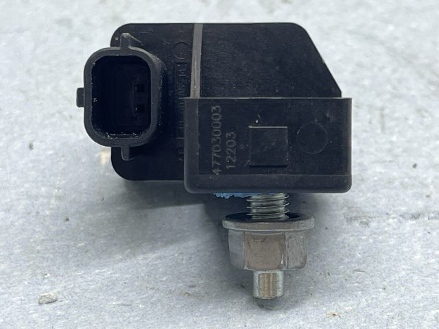 bontott RENAULT LAGUNA III Bal első Oldal Ütközés Érzékelő