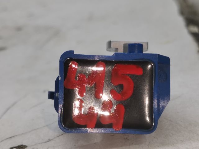 bontott RENAULT LAGUNA III Bal első Oldal Ütközés Érzékelő