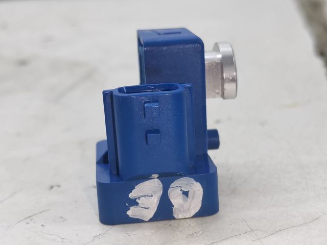 bontott RENAULT LAGUNA III Bal első Oldal Ütközés Érzékelő