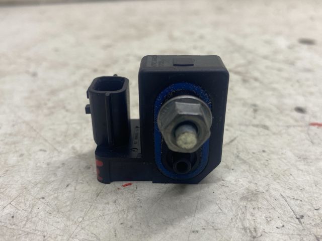 bontott RENAULT LAGUNA III Bal első Oldal Ütközés Érzékelő