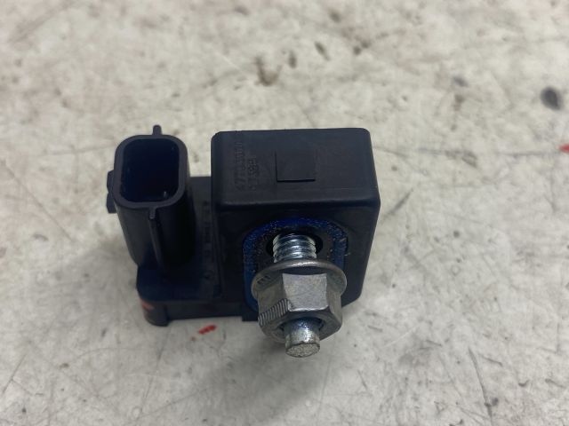 bontott RENAULT LAGUNA III Bal első Oldal Ütközés Érzékelő