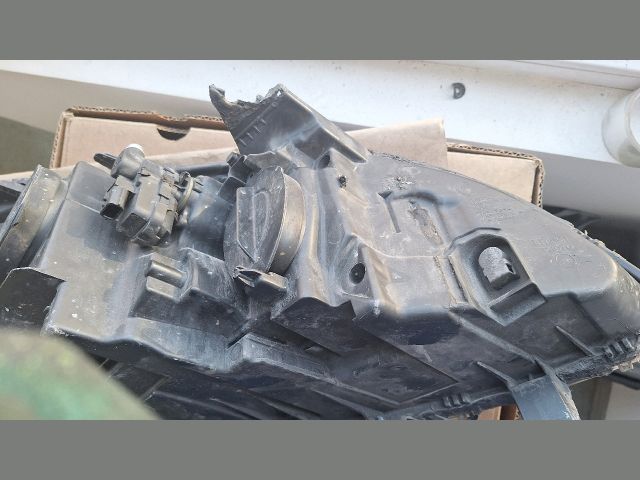 bontott RENAULT LAGUNA III Bal Fényszóró