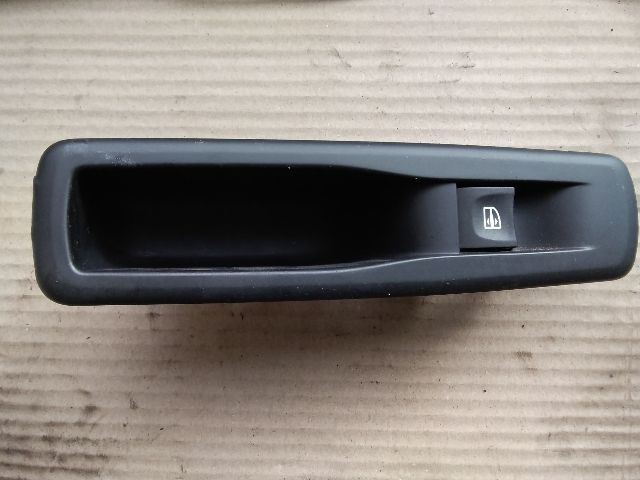 bontott RENAULT LAGUNA III Bal hátsó Ablakemelő Kapcsoló