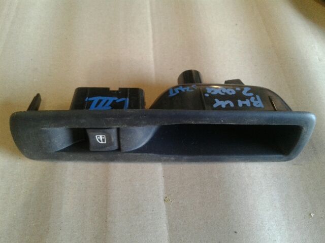 bontott RENAULT LAGUNA III Bal hátsó Ablakemelő Kapcsoló