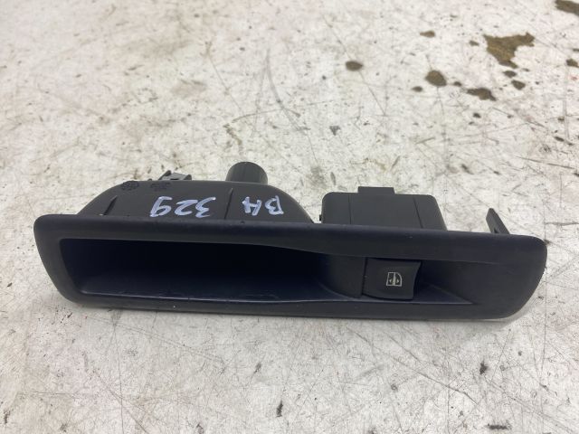 bontott RENAULT LAGUNA III Bal hátsó Ablakemelő Kapcsoló