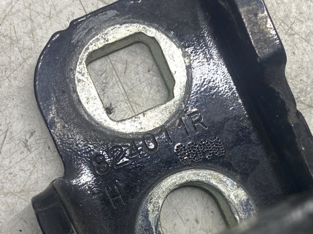 bontott RENAULT LAGUNA III Bal hátsó Felső Zsanér