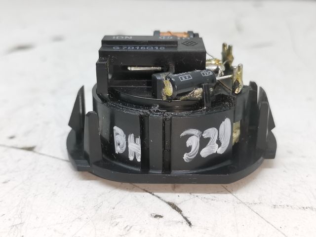 bontott RENAULT LAGUNA III Bal hátsó Magassugárzó Hangszóró