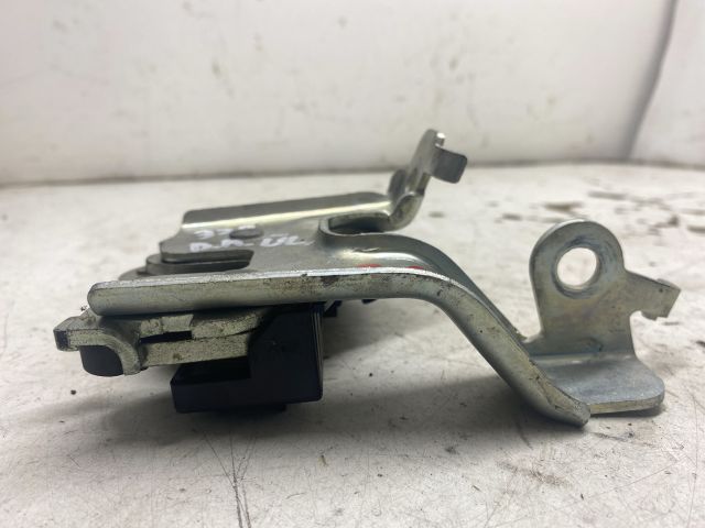 bontott RENAULT LAGUNA III Bal hátsó Ülés Rögzítő