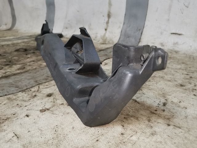 bontott RENAULT LAGUNA III Bal Sárvédő Oldaltartó